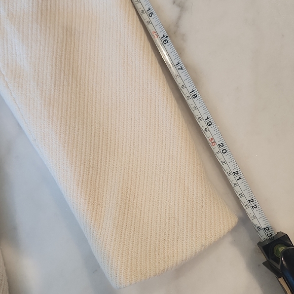 Elegant Cream Women's Coat, Size Small - Picture 4 of 9